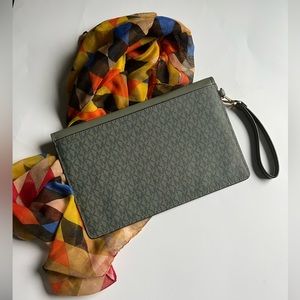 Michael Kors Wristlet/Clutch
